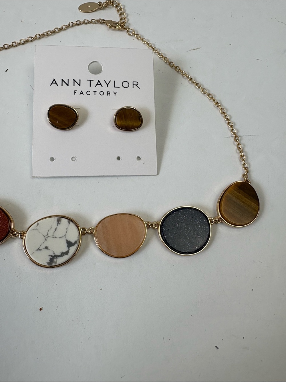 Ann Taylor Factory Necklace Earring Set Geometric Stone Agate Studs - Picture 4 of 6
